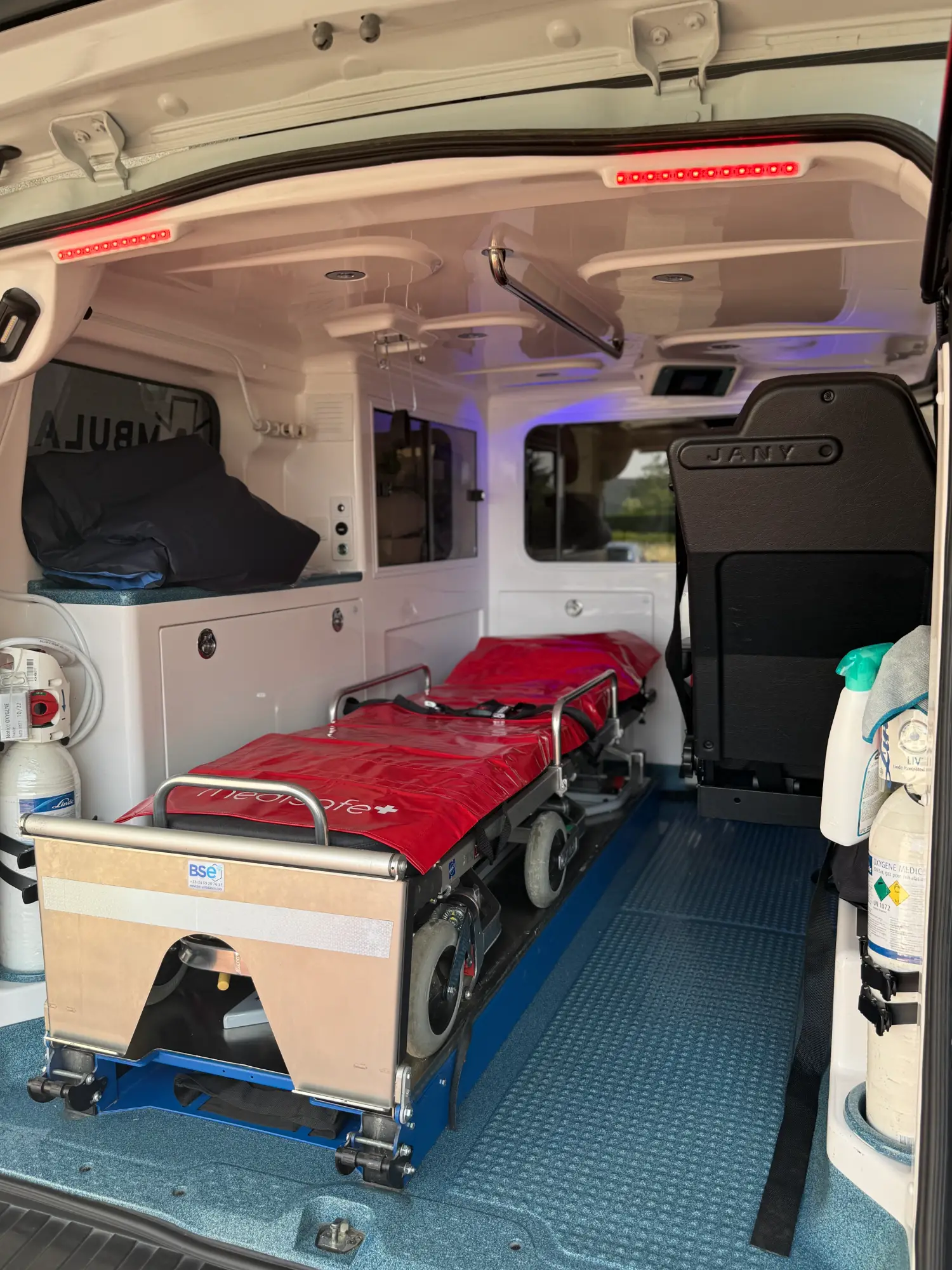 Ambulance Dromoise à Romans-sur-Isère : VSL, transport allongé, dialyse et urgences non vitales.